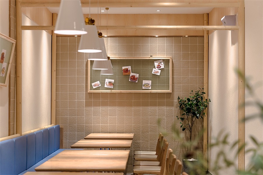 鄭州牛腩飯餐飲店裝修公司設(shè)計案例